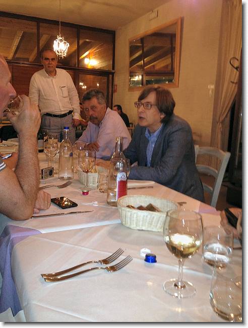 Clicca per scorrere le foto originali ingrandite